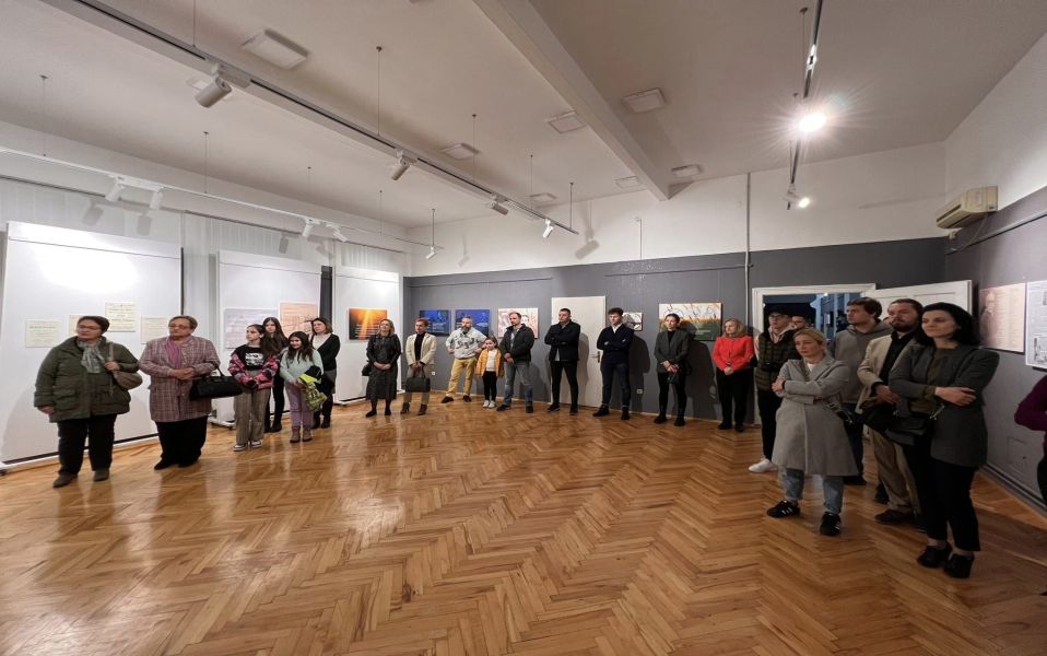 Изложба „Звонари слободе“ представљена дервентској публици